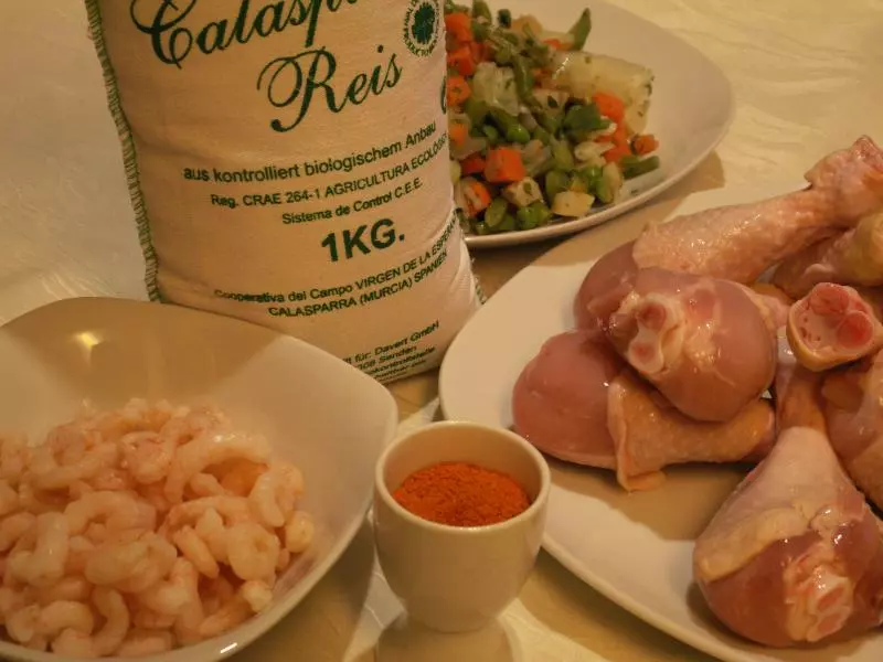 Zutaten für ein Paellagericht