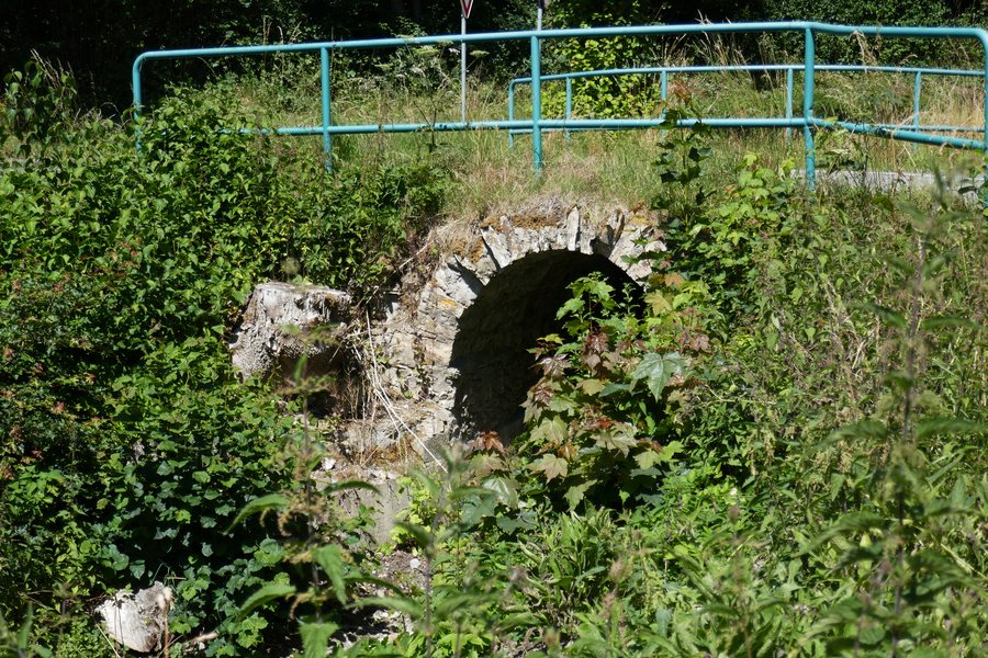File:Fürstenberg - Brücke westlich des Schlosses.jpg