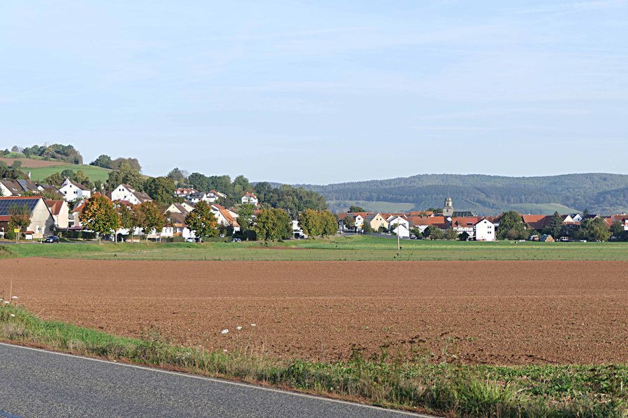 File:Alheim, HEF - Baumbach v S 01.jpg