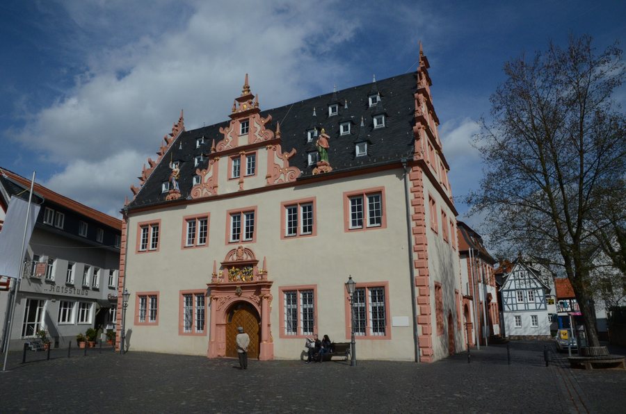 File:Groß-Umstadt Rathaus 001.jpg