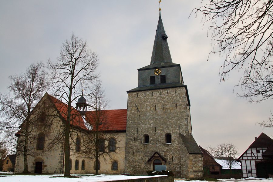 File:St. Martin-Kirche in Lühnde (Algermissen) IMG 3675.jpg