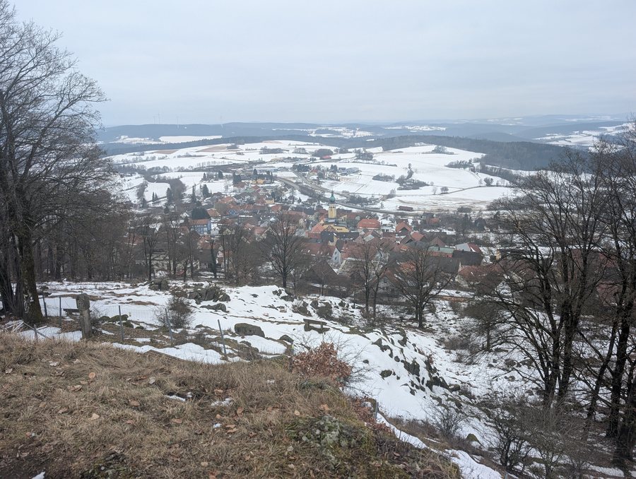 Tännesberg, viewed from Schloßberg in winter