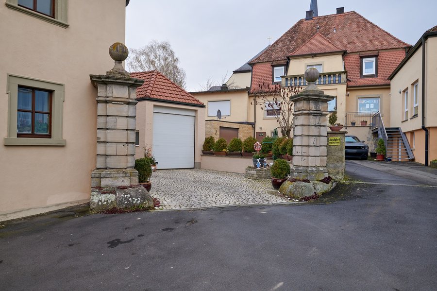 File:Hauptstraße 1 Oberschwarzach 20210408 024.jpg