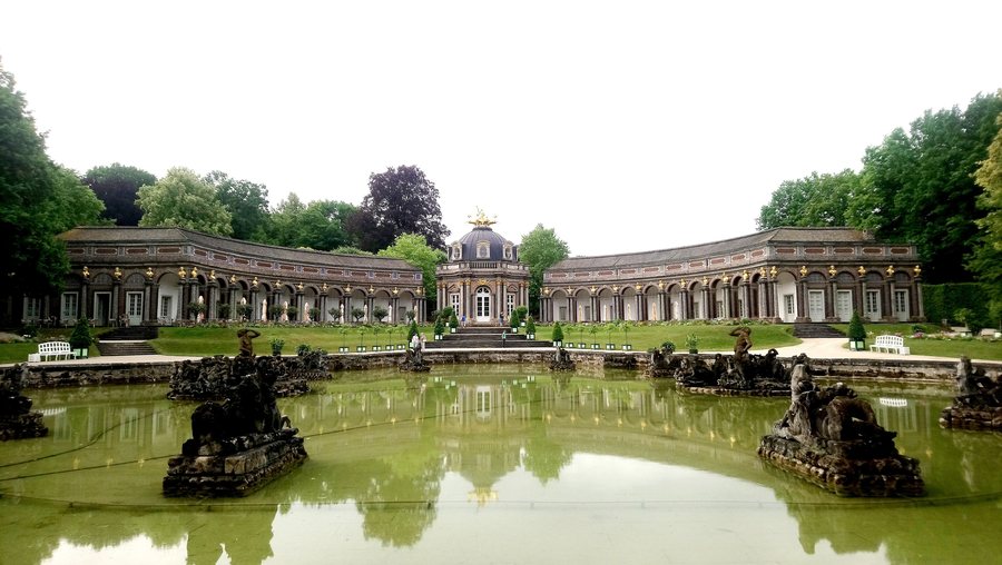 File:Bayreuth Ermitage Neues Schloss.jpg