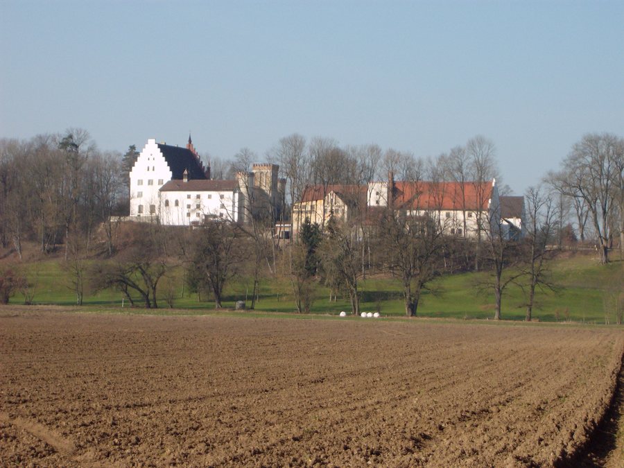 File:Igling schloss mit nebengebaeuden.jpg
