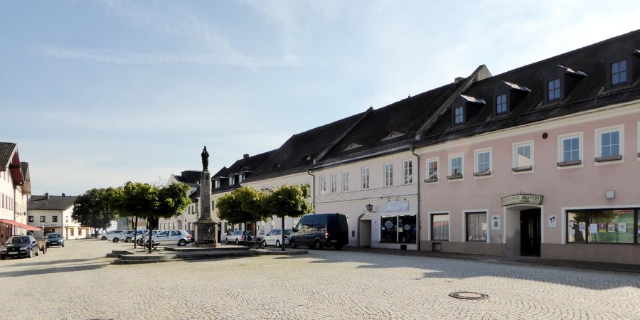 File: Gars am Inn, Marktplatz von Norden, 1.jpeg
