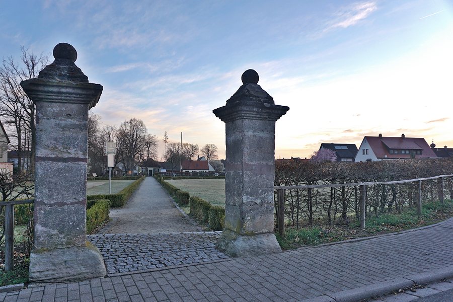 File:Betzenweg 2 Freigelände (Bubenreuth).jpg