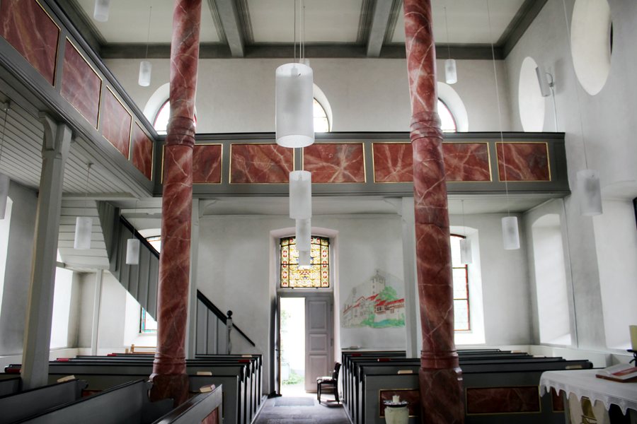 File:Schwalbach Ev. Kirche (01).jpg