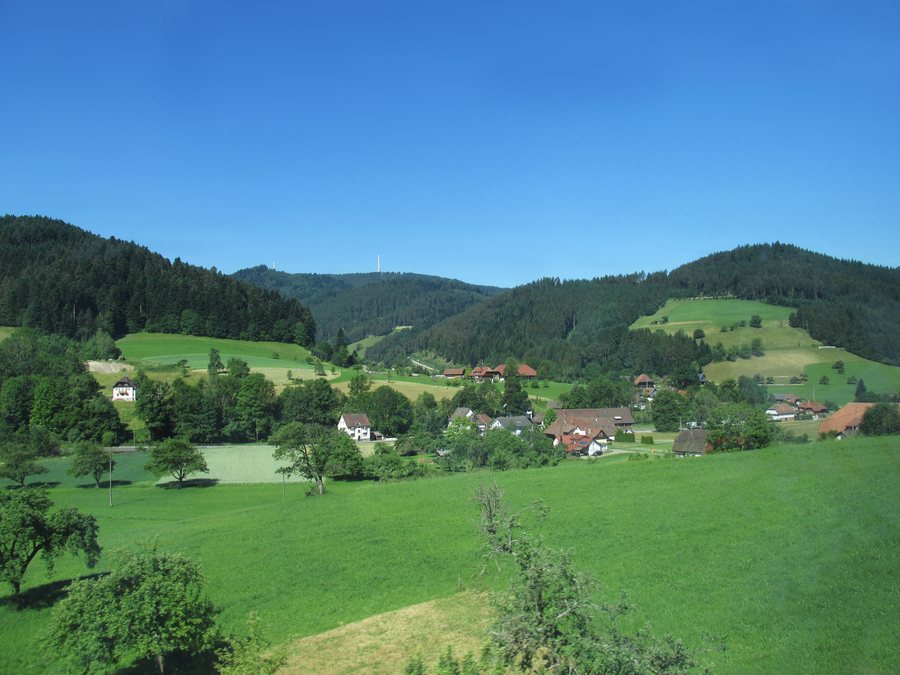 File:Gutach (Schwarzwaldbahn) - panoramio (1).jpg