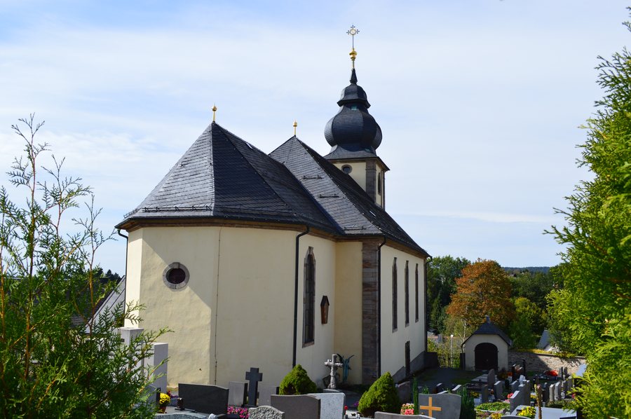 St. Bartholomäus und Martin Marktleugast & Nebengebäude