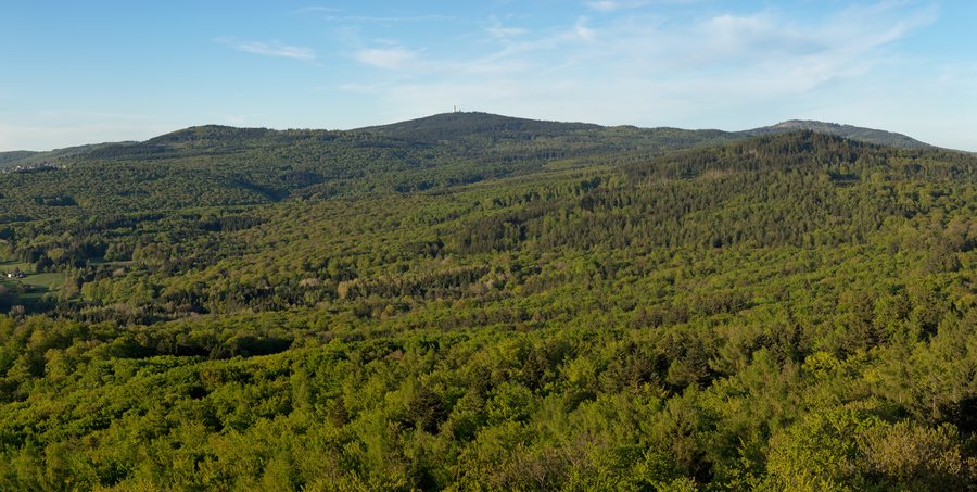 View from the Atzelberg into the Hochtaunus towards the Feldberg