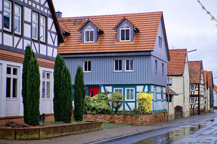 Altenmittlau, historic village centre, Hauptstraße 60, 58 and 56, Freigericht