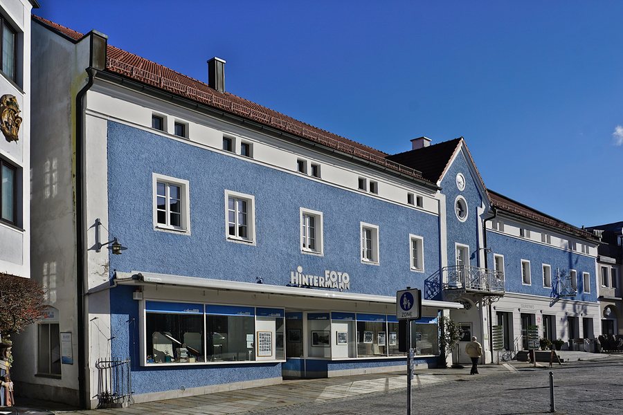 File:Marktplatz 13-17 (Waldkirchen).jpg