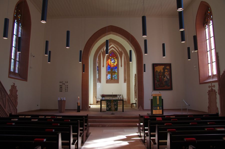 File:Kirche Kippenheim Innenraum.JPG