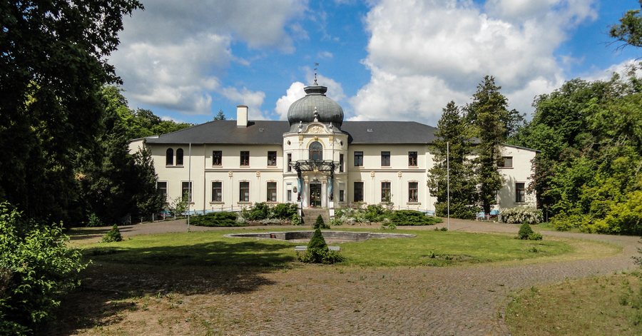File:Schloss der Gutsanlage Blücherhof.jpg