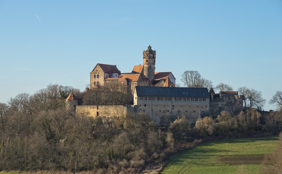 File:Burg Ronneburg von Südosten.jpg