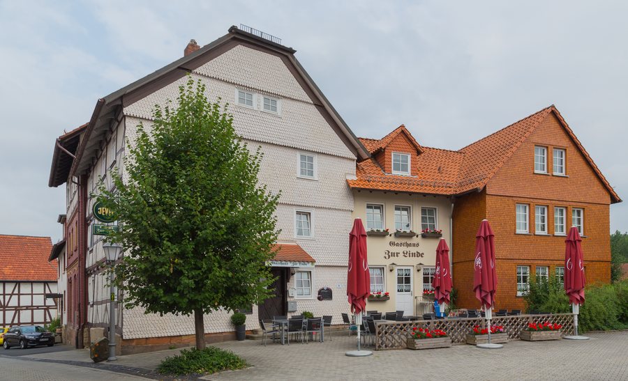 File:Oberaula Gasthaus Zur Linde 01.jpg