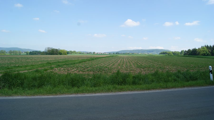 File:Feld nach Deensen.JPG