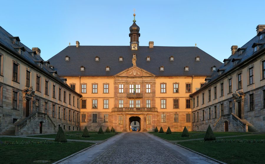 File:Stadtschloss Fulda (Südwestansicht).jpg