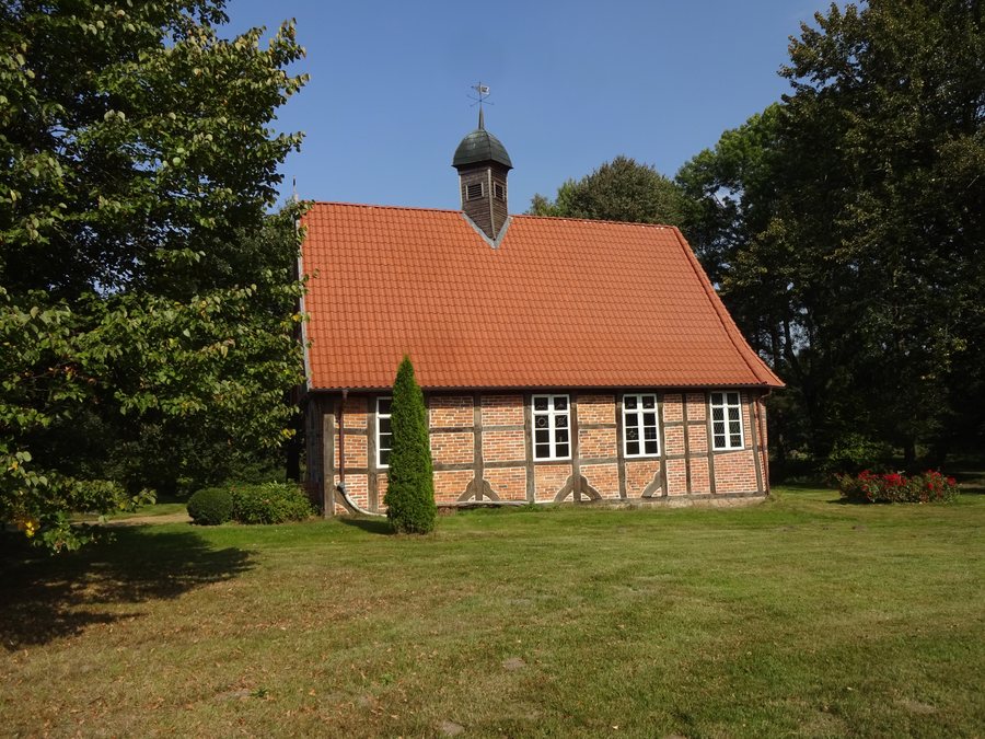 File:Kirche Barnstedt (Ilmenau) 1.jpg