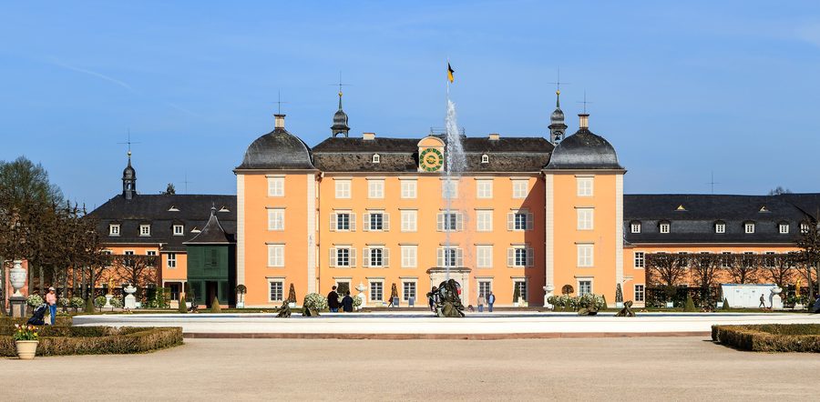 Westfassade des Schlosses Schwetzingen