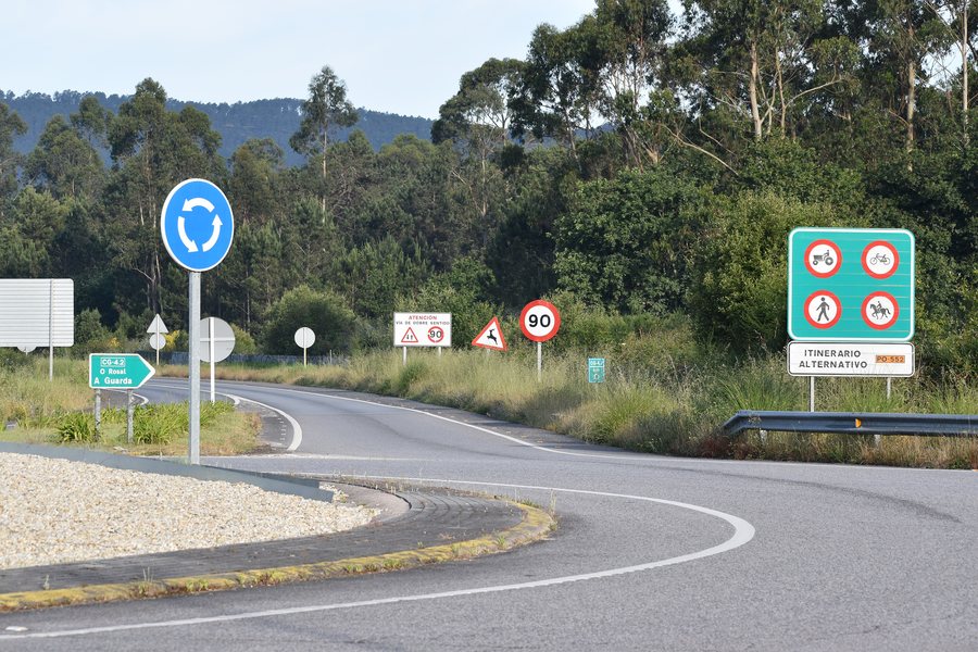 File:Corredor CG-4.2 km 0 en Goián, Tomiño.jpg