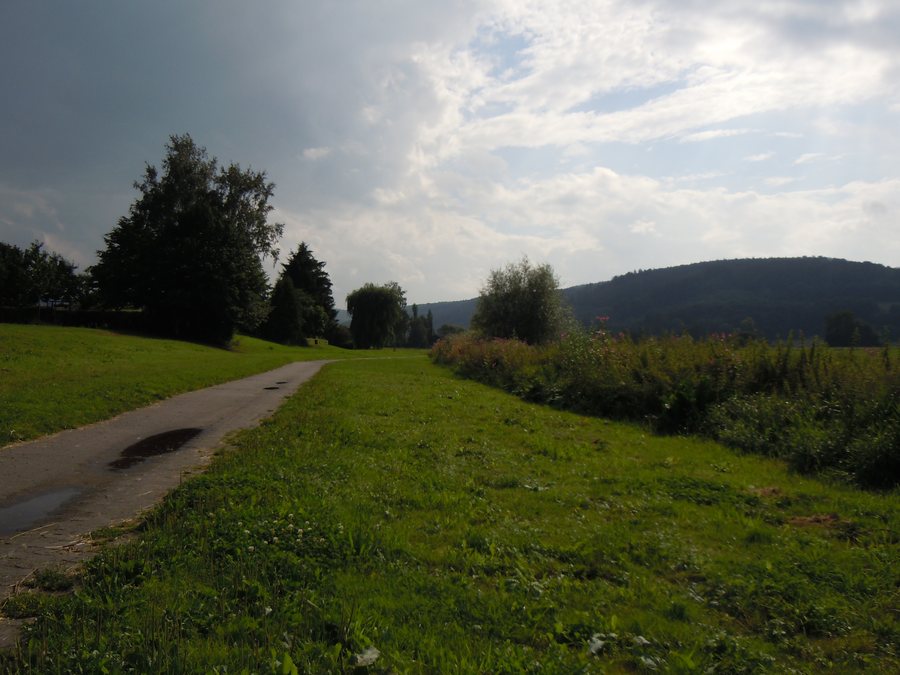 File:Landschaft bei Bodenfelde.jpg