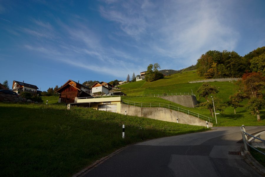 Bergstrasse in Triesenberg, Liechtenstein