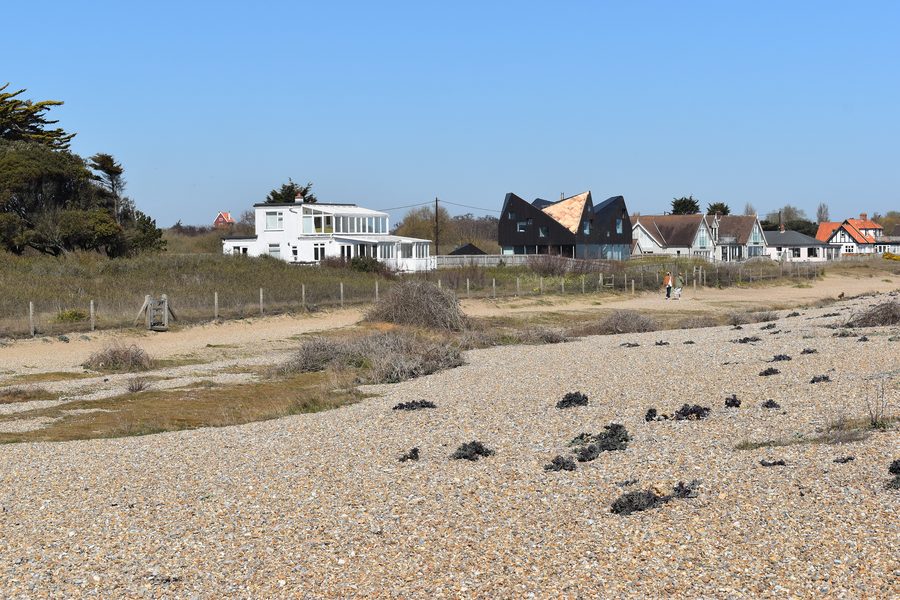 Haven End und Häuser am Strand von Thorpeness