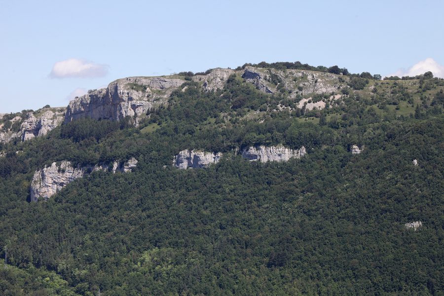 La roche de Hautepierre à Mouthier-Haute-Pierre, dans le Doubs