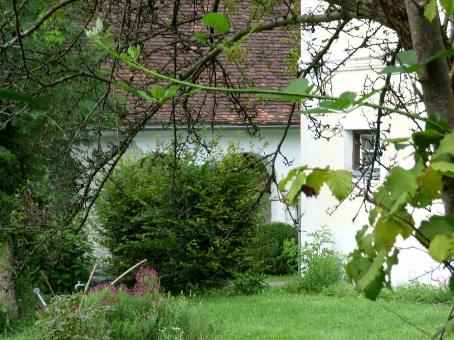 Alter Pfarrhof mit Wirtschaftsgebäuden in Neumarkt an der Raab