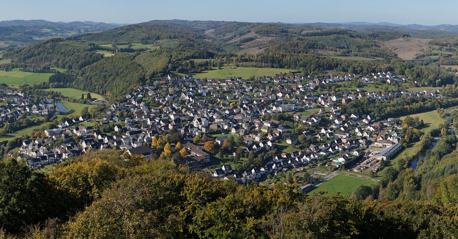 Blick vom Aussichtsturm Küppelturm auf das Ortszentrum von Freienohl