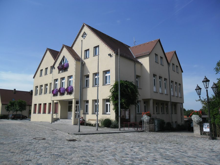 Rathaus am Marktplatz von Roßtal