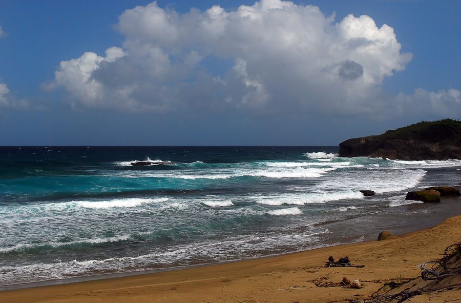 Küstenansicht von Jobos Beach in Isabela, Puerto Rico