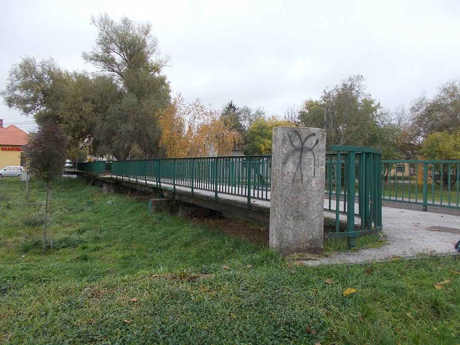 Historische Madách-Brücke am Ipoly in Balassagyarmat