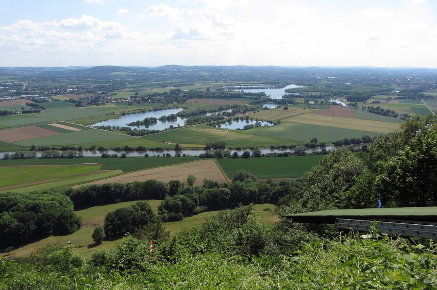 Blick auf die Weser und die Seenlandschaft Großer Weserbogen bei Porta Westfalica