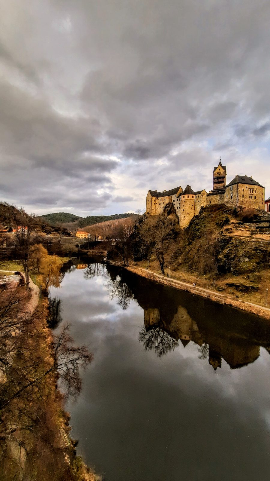 Burg Loket im Frühling