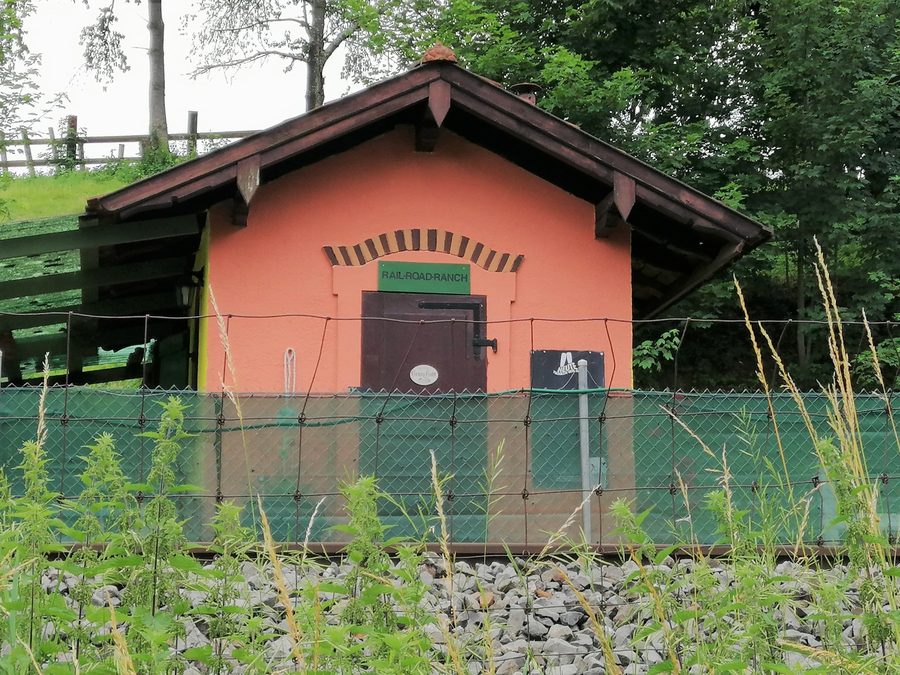 Historisches Bahnwärterhäuschen in Schlieren im Kanton Zürich