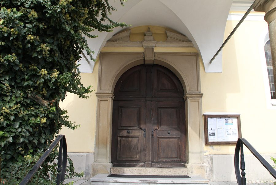 Pfarrkirche Hl. Dreifaltigkeit in Andrichsfurt mit nördlichem Portalvorbau
