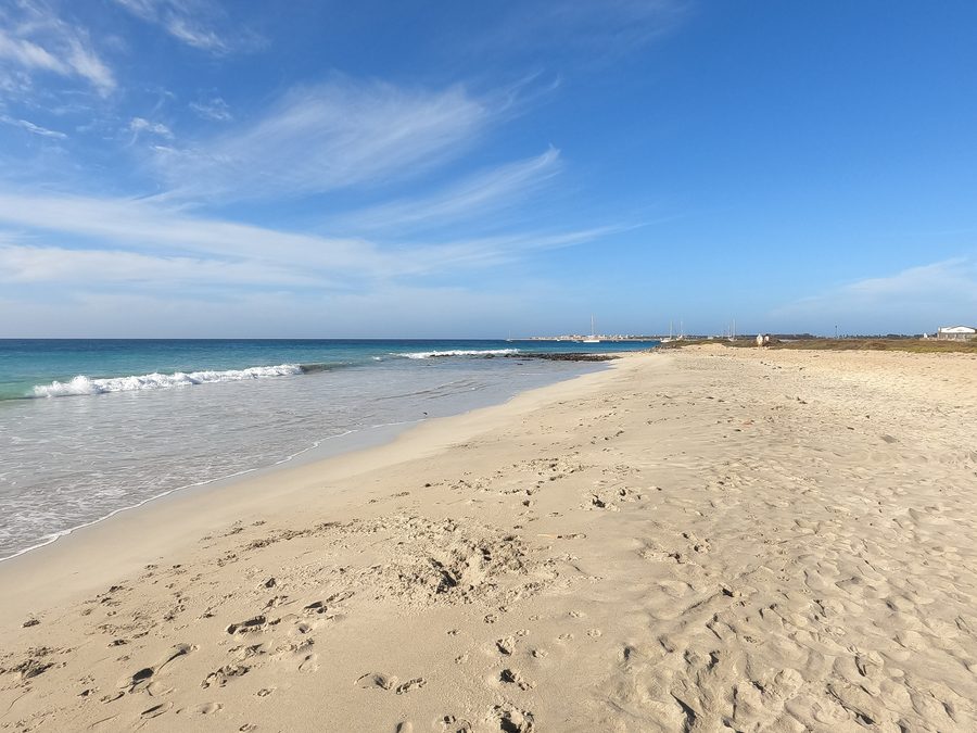 Weißer Sandstrand Praia António Sousa in Santa Maria auf Sal
