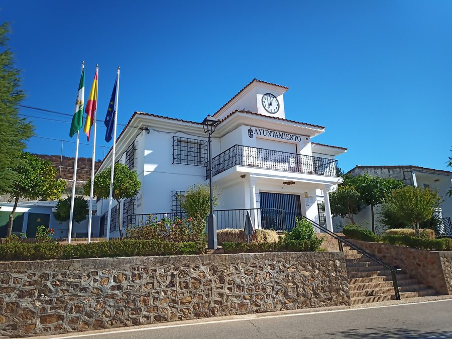 File:Casa consistorial de Villaharta.jpg