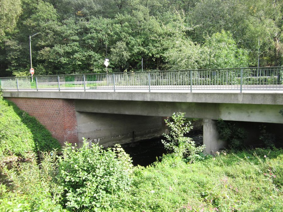Straßenbrücke über die Inde bei Röhe in Eschweiler