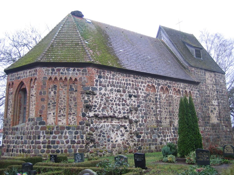Dorfkirche Pragsdorf im Landkreis Mecklenburgische Seenplatte