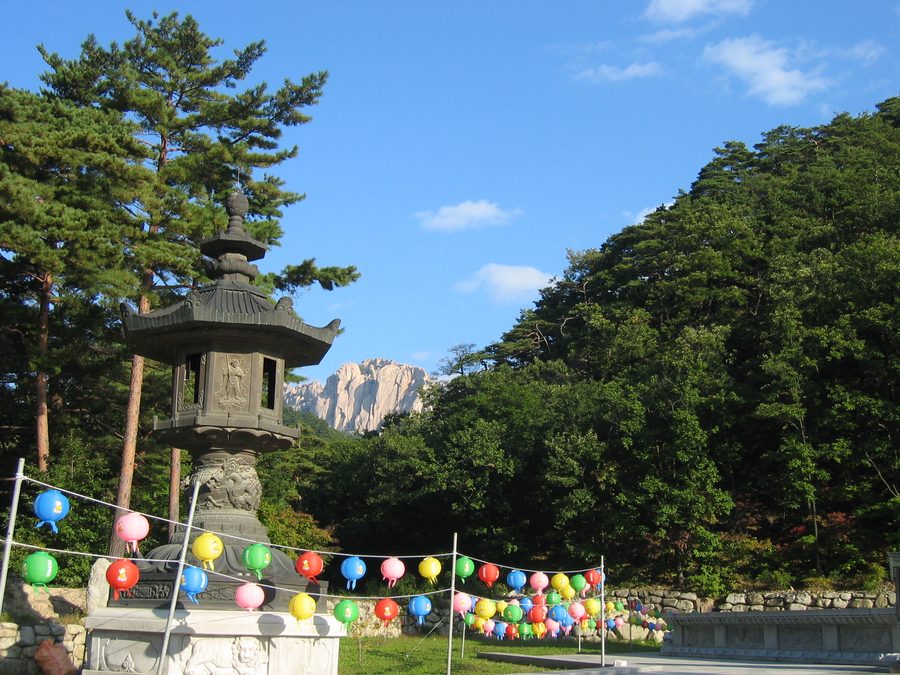 Seoraksan-Tempel in den Bergen