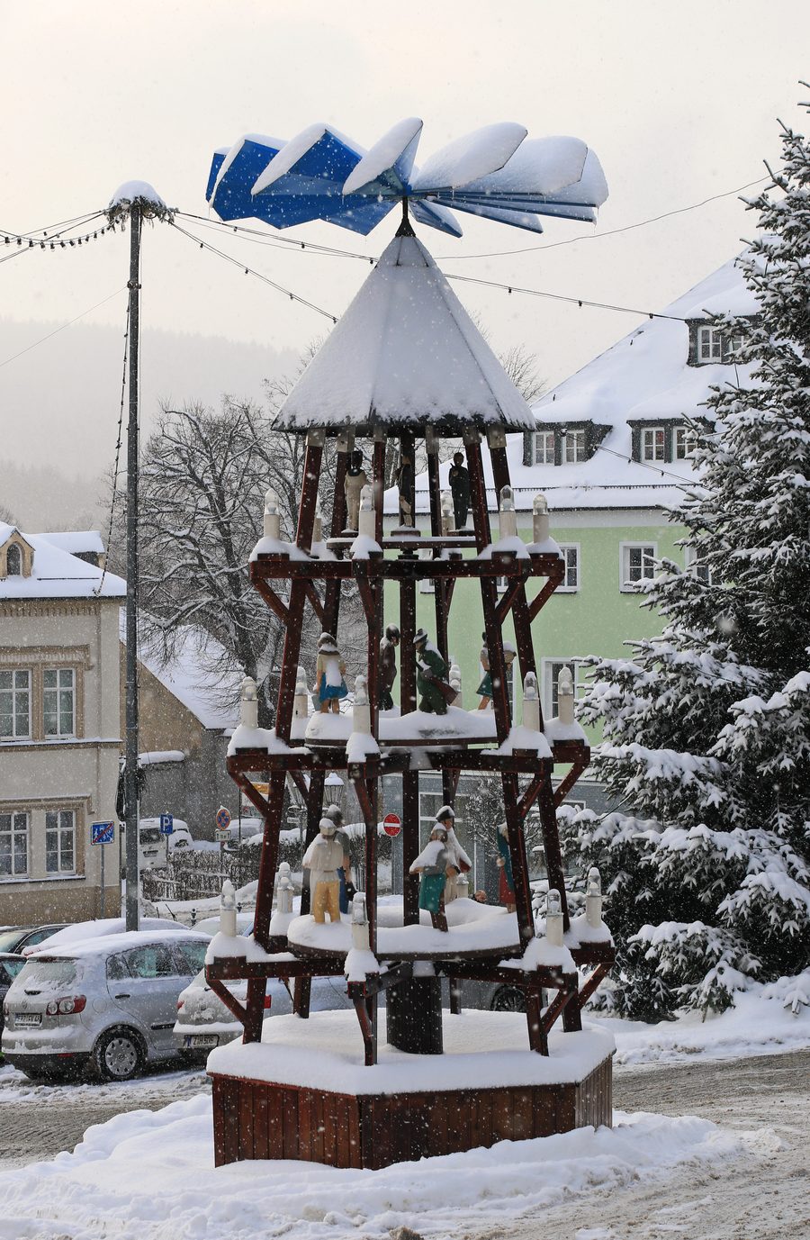 Ortspyramide in Lößnitz im Erzgebirgskreis, Sachsen