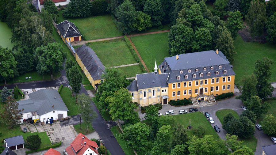 Luftaufnahme von Schloss Räckelwitz