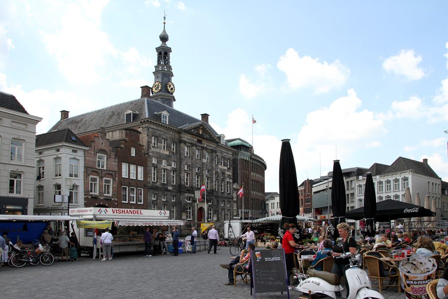 Rathaus von ’s-Hertogenbosch in den Niederlanden