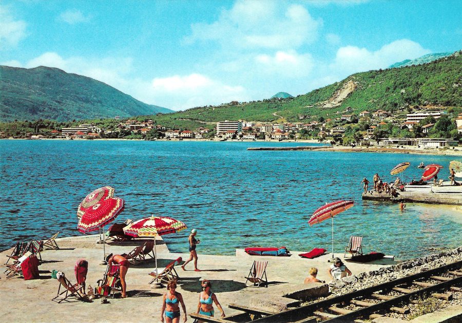 Strandbereich bei Herceg Novi mit Blick auf Igalo