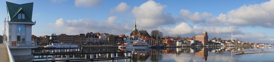 Panorama von Kappeln an der Schlei mit Anlegern und Hafenbereichen