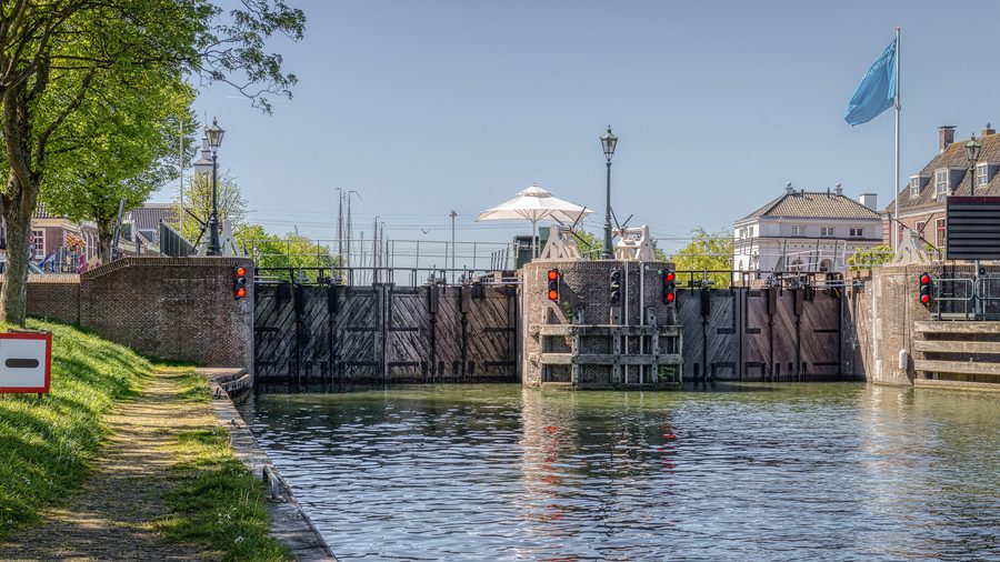 Die Große Seeschleuse in Muiden am Wasser